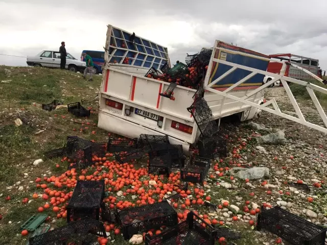 Kahta'da sebze yüklü kamyonet takla attı: 2 yaralı Kahta'da sebze yüklü kamyonet takla attı: 2 yaralı
