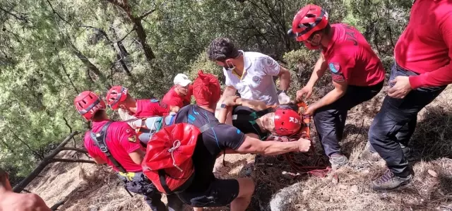 Kayalıklardan düşen Ukraynalı kadın 4 saatte kurtarıldı Kayalıklardan düşen Ukraynalı kadın 4 saatte kurtarıldı