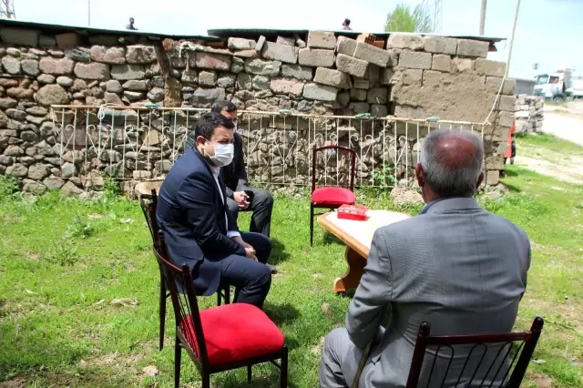 Kaymakam Avcı'dan Kıbrıs gazisine madalya Kaymakam Avcı'dan Kıbrıs gazisine madalya