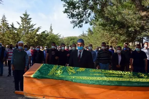 Son dakika gündem: ANTALYA KAZADA YANARAK ÖLEN KUZENLER TOPRAĞA VERİLDİ Son dakika gündem: ANTALYA KAZADA YANARAK ÖLEN KUZENLER TOPRAĞA VERİLDİ