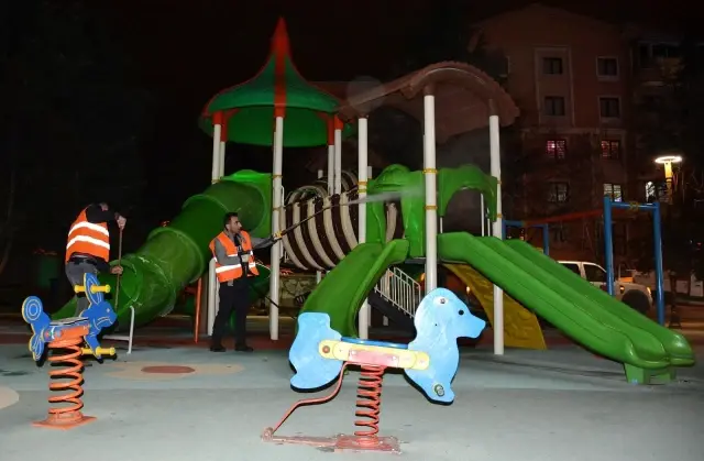 Keçiören'deki parklarda bayram sonrasına hazırlık Keçiören'deki parklarda bayram sonrasına hazırlık