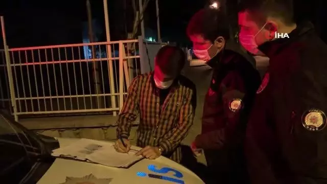 Kısıtlamayı ihlal etti, cüzdanını gösterip 'Cebimde bir kuruş para yok. Vicdanınıza kalmış' dedi Kısıtlamayı ihlal etti, cüzdanını gösterip 'Cebimde bir kuruş para yok. Vicdanınıza kalmış' dedi