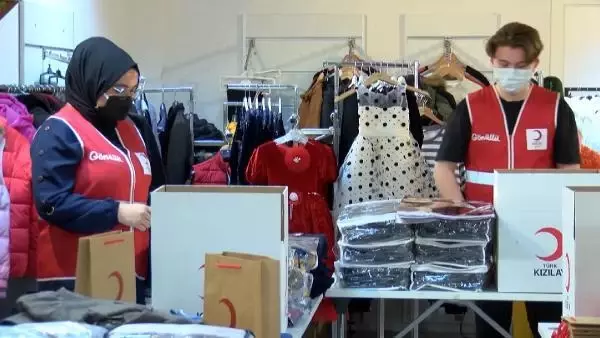 KIZILAY, BAYRAMDA 410 BİN ÇOCUĞA DAĞITILMAK ÜZERE YARDIM KOLİSİ HAZIRLADI KIZILAY, BAYRAMDA 410 BİN ÇOCUĞA DAĞITILMAK ÜZERE YARDIM KOLİSİ HAZIRLADI