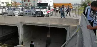 Olay Yeri İnceleme: Köprüye asılı halde bulunan erkek cesedi mahalle sakinlerini korkuttu Olay Yeri İnceleme: Köprüye asılı halde bulunan erkek cesedi mahalle sakinlerini korkuttu