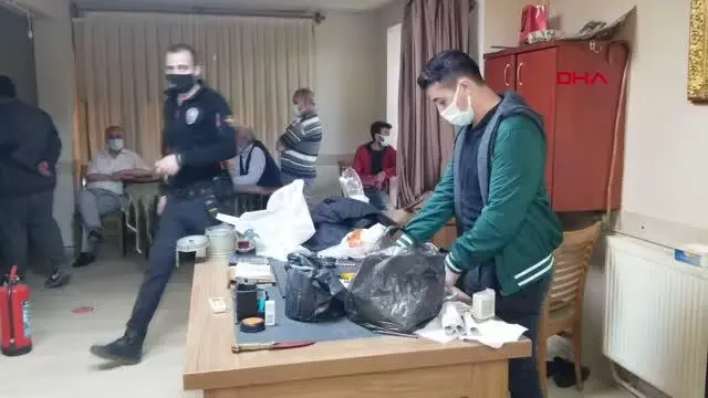 'Paralı oyun oynamak yasaktır' yazılı dairede kumar oynayan 19 kişiye para cezası 'Paralı oyun oynamak yasaktır' yazılı dairede kumar oynayan 19 kişiye para cezası
