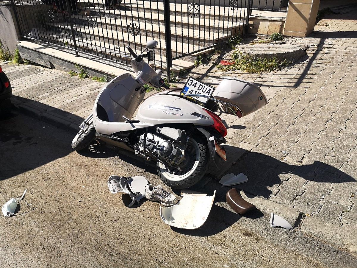 Maltepe'de otomobil ile motosiklet çarpıştı: 1 ağır yaralı