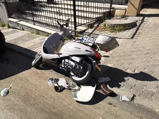 Maltepe'de otomobil ile motosiklet çarpıştı: 1 ağır yaralı Maltepe'de otomobil ile motosiklet çarpıştı: 1 ağır yaralı