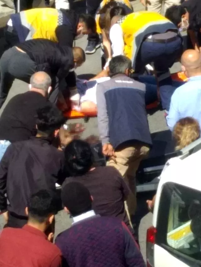 Maltepe'de otomobil ile motosiklet çarpıştı: 1 ağır yaralı Maltepe'de otomobil ile motosiklet çarpıştı: 1 ağır yaralı