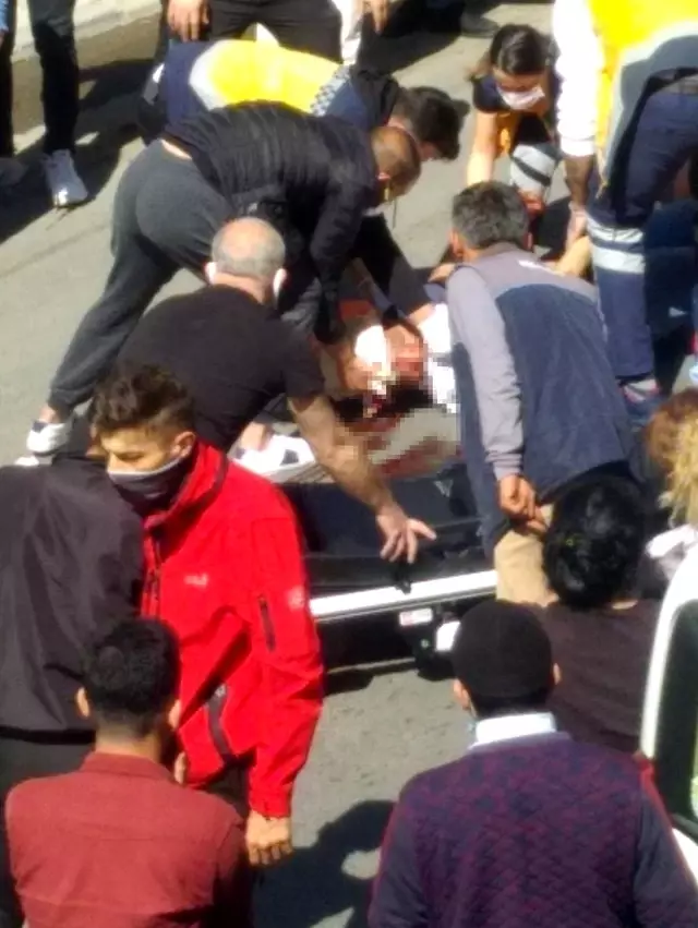 Maltepe'de otomobil ile motosiklet çarpıştı: 1 ağır yaralı Maltepe'de otomobil ile motosiklet çarpıştı: 1 ağır yaralı