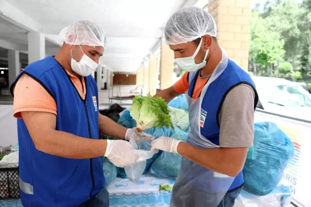 Marmaris Belediyesi üreticinin yüzünü güldürüyor Marmaris Belediyesi üreticinin yüzünü güldürüyor