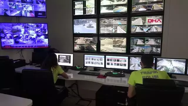 Son dakika haber | Marmaris polisi, tam kapanma denetimlerinde MOBESE ve dronelerden yararlanıyor Son dakika haber | Marmaris polisi, tam kapanma denetimlerinde MOBESE ve dronelerden yararlanıyor