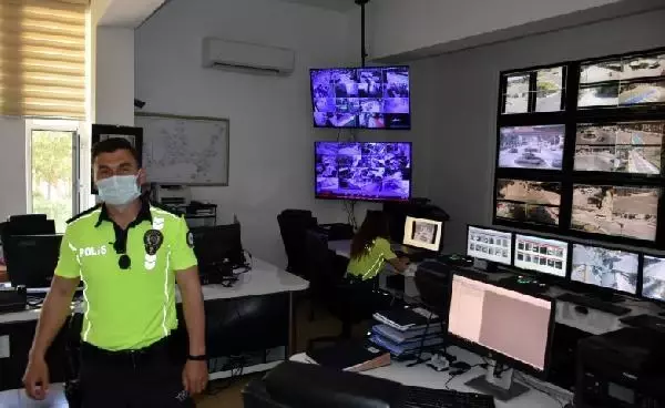 Son dakika haber | Marmaris polisi, tam kapanma denetimlerinde MOBESE ve dronelerden yararlanıyor Son dakika haber | Marmaris polisi, tam kapanma denetimlerinde MOBESE ve dronelerden yararlanıyor