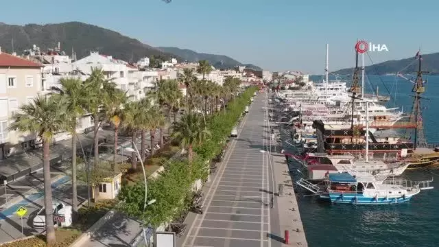 Marmaris'te tam kapanma denetimleri devam ediyor Marmaris'te tam kapanma denetimleri devam ediyor