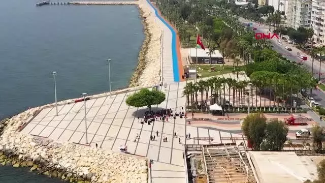 MERSİN'DE RENKLİ 'HIDIRELLEZ' KUTLAMASI MERSİN'DE RENKLİ 'HIDIRELLEZ' KUTLAMASI