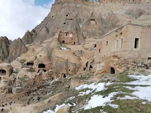 Meryem Ana Kilisesi'ni unutturan 'yol'suzluk Meryem Ana Kilisesi'ni unutturan 'yol'suzluk
