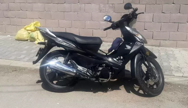 Adıyaman'da motosiklet ile bisiklet çarpıştı: 2 yaralı Adıyaman'da motosiklet ile bisiklet çarpıştı: 2 yaralı