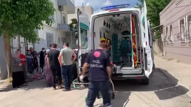 Motosiklet ile bisiklet çarpıştı: 2 yaralı Motosiklet ile bisiklet çarpıştı: 2 yaralı