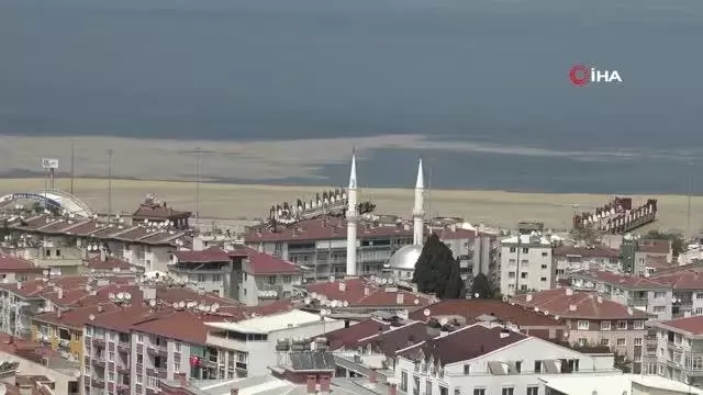 Mudanya Sahilleri de deniz salyası ile kaplandı Mudanya Sahilleri de deniz salyası ile kaplandı
