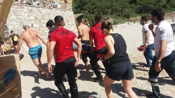 Muğla'da kayalıklardan düşen Ukraynalı turist 4 saatte kurtarıldı Muğla'da kayalıklardan düşen Ukraynalı turist 4 saatte kurtarıldı