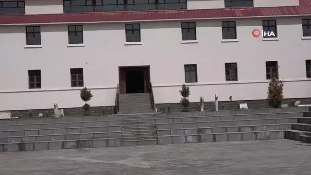 - Müze ve köylülerin işbirliği tarihi mezarları kurtardı - Müze ve köylülerin işbirliği tarihi mezarları kurtardı