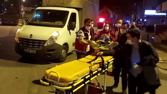 Ümraniye'de ağır yaralanan motosiklet sürücüsü yerde uzun süre ambulans bekledi Ümraniye'de ağır yaralanan motosiklet sürücüsü yerde uzun süre ambulans bekledi