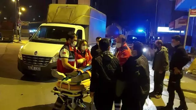 Ümraniye'de ağır yaralanan motosiklet sürücüsü yerde uzun süre ambulans bekledi Ümraniye'de ağır yaralanan motosiklet sürücüsü yerde uzun süre ambulans bekledi