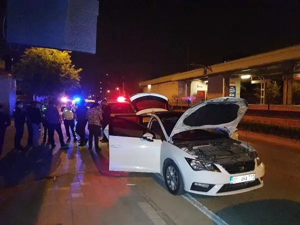Polisten kaçtılar, maske ambalajına gizledikleri uyuşturucuyla yakalandılar Polisten kaçtılar, maske ambalajına gizledikleri uyuşturucuyla yakalandılar