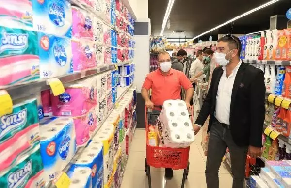 RADYOCULAR KAPI KAPI DOLAŞTI; İHTİYAÇ LİSTELERİ SAHİPLERİNE ULAŞTI RADYOCULAR KAPI KAPI DOLAŞTI; İHTİYAÇ LİSTELERİ SAHİPLERİNE ULAŞTI