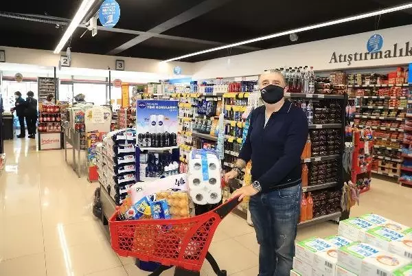 RADYOCULAR KAPI KAPI DOLAŞTI; İHTİYAÇ LİSTELERİ SAHİPLERİNE ULAŞTI RADYOCULAR KAPI KAPI DOLAŞTI; İHTİYAÇ LİSTELERİ SAHİPLERİNE ULAŞTI