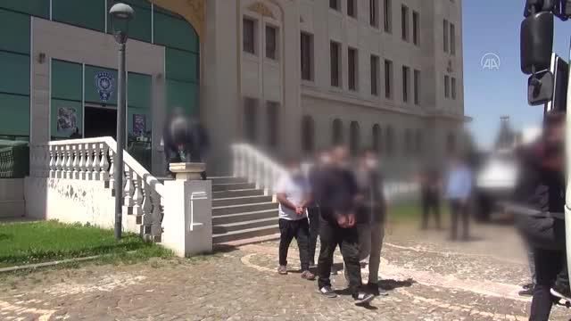 ŞANLIURFA - 6 yıl önce işlenen cinayetle ilgili yakalanan 5 zanlıdan 2'si tutuklandı