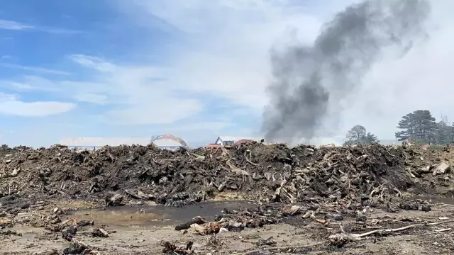 Son dakika haber... Santral yangınında enkaz kaldırma çalışması başladı Son dakika haber... Santral yangınında enkaz kaldırma çalışması başladı