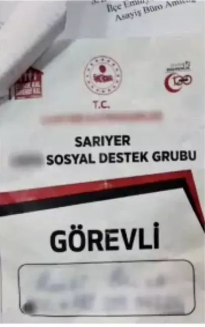 Sarıyer'de yardım dağıtma görünümünde uyuşturucu satan torbacı yakalandı Sarıyer'de yardım dağıtma görünümünde uyuşturucu satan torbacı yakalandı
