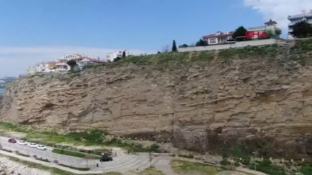 SİLİVRİ'DE KUŞLARI ÖLDÜREN ÇELİK AĞLAR KESİLİYOR SİLİVRİ'DE KUŞLARI ÖLDÜREN ÇELİK AĞLAR KESİLİYOR