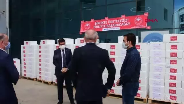 'SİZ BİZİM HER ŞEYİMİZSİNİZ' SLOGANIYLA SAĞLIKÇILARA 20 TON BALIK 'SİZ BİZİM HER ŞEYİMİZSİNİZ' SLOGANIYLA SAĞLIKÇILARA 20 TON BALIK