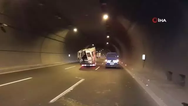 Son dakika haberi | Tarım işçilerini taşıyan minibüs kaza yaptı: 16 yaralı Son dakika haberi | Tarım işçilerini taşıyan minibüs kaza yaptı: 16 yaralı