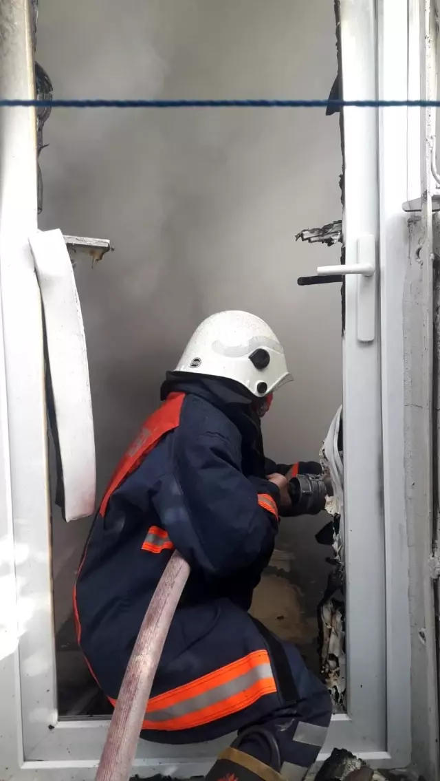 Tarsus'ta ev yangınında 1 kişi yaralandı Tarsus'ta ev yangınında 1 kişi yaralandı