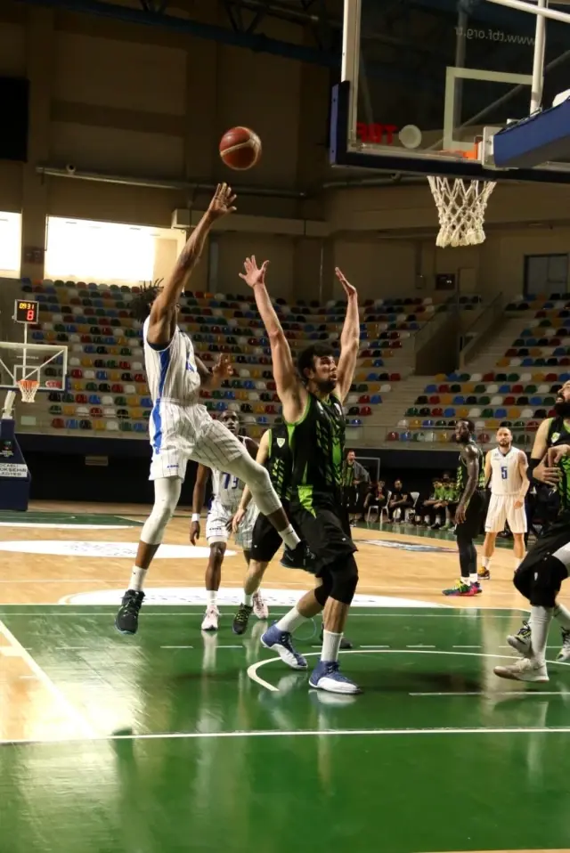TBL: Kocaeli BŞB Kağıtspor: 75 Manisa Büyükşehir Belediye Spor: 68 TBL: Kocaeli BŞB Kağıtspor: 75 Manisa Büyükşehir Belediye Spor: 68