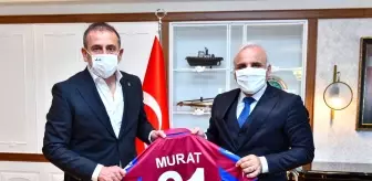 Trabzon: Trabzonspor Teknik Direktörü Avcı'dan, Büyükşehir Belediye Başkanı Zorluoğlu'na ziyaret Trabzon: Trabzonspor Teknik Direktörü Avcı'dan, Büyükşehir Belediye Başkanı Zorluoğlu'na ziyaret