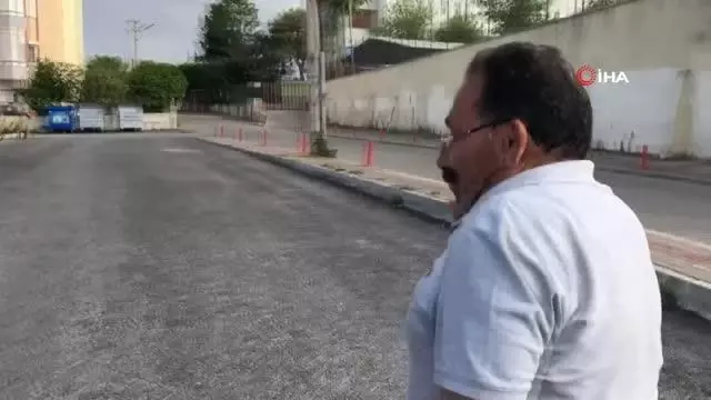 Turizm kentinin sokakları koyunlara kaldı...Yaylaya çıkma izni olmayınca koyunlarını turizmin göbeğinde otlattı