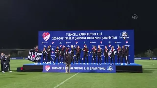Turkcell Kadın Futbol Ligi - Turkcell Kurumsal İletişim Direktörü İsmail Özbayraktar Turkcell Kadın Futbol Ligi - Turkcell Kurumsal İletişim Direktörü İsmail Özbayraktar