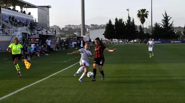 SPOR Turkcell Kadınlar Futbol Ligi'nde şampiyon Beşiktaş SPOR Turkcell Kadınlar Futbol Ligi'nde şampiyon Beşiktaş