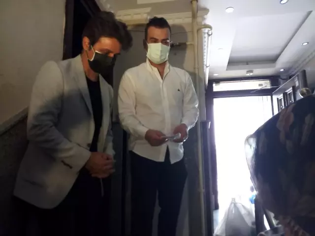 Ünlü radyocular Sultangazili vatandaşların market alışverişini yaptı Ünlü radyocular Sultangazili vatandaşların market alışverişini yaptı