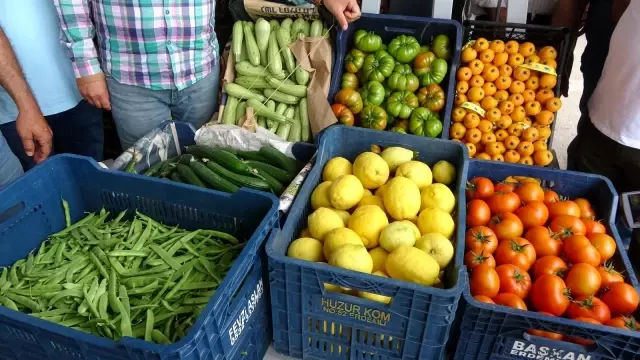 Üreticilerden 'vatandaşlar marketlerin eline bırakılmasın' çağrısı Üreticilerden 'vatandaşlar marketlerin eline bırakılmasın' çağrısı