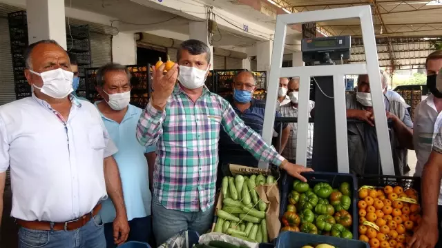 Üreticilerden 'vatandaşlar marketlerin eline bırakılmasın' çağrısı Üreticilerden 'vatandaşlar marketlerin eline bırakılmasın' çağrısı
