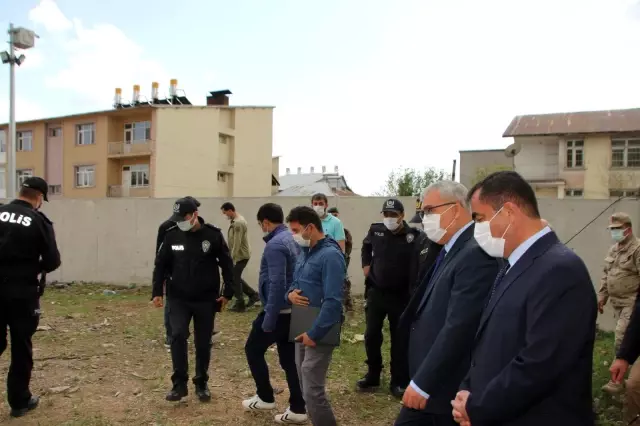 Vali Gündüzöz Varto'da bir dizi incelemelerde bulundu Vali Gündüzöz Varto'da bir dizi incelemelerde bulundu