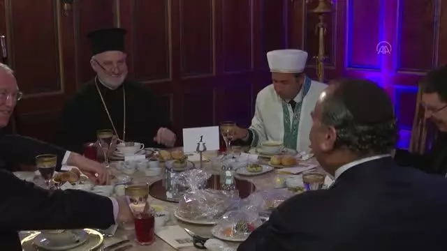 WASHINGTON - Türkiye'nin Washington Büyükelçisi Mercan'dan Müslüman, Hıristiyan ve Yahudi dini temsilcilere iftar yemeği WASHINGTON - Türkiye'nin Washington Büyükelçisi Mercan'dan Müslüman, Hıristiyan ve Yahudi dini temsilcilere iftar yemeği