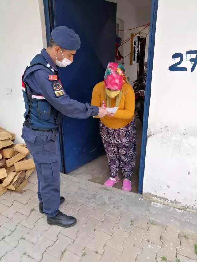 Yaşlı ve engelli vatandaşların maaşları evlerinde ödeniyor Yaşlı ve engelli vatandaşların maaşları evlerinde ödeniyor