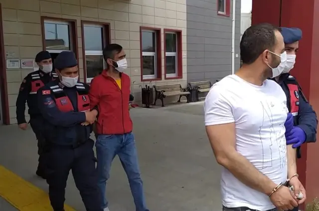 'Adınız cinayete karıştı' diyerek 5 kişiyi dolandıran suç örgütü liderinin savunması pes dedirtti 'Adınız cinayete karıştı' diyerek 5 kişiyi dolandıran suç örgütü liderinin savunması pes dedirtti