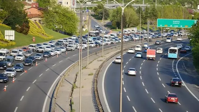 18 Mayıs'ta biten tam kapanma sonrası gidenler nasıl dönecek? Uzmanlardan 'kademeli dönüş' önerisi 18 Mayıs'ta biten tam kapanma sonrası gidenler nasıl dönecek? Uzmanlardan 'kademeli dönüş' önerisi