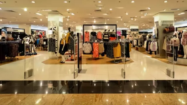 242 yıllık perakende devi Debenhams, tüm mağazalarını kapatıyor